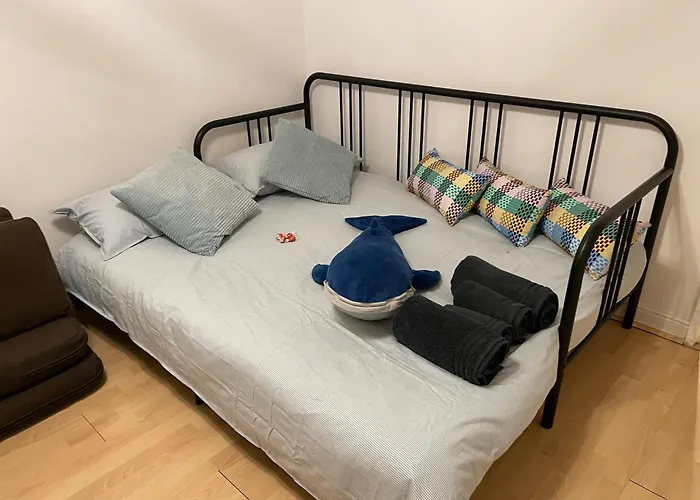 Surrey Docks Se16 Near Canada Water N Easy Access Canary Wharf