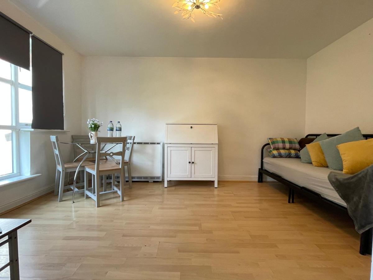 Surrey Docks Se16 Near Canada Water N Easy Access Canary Wharf * Londra