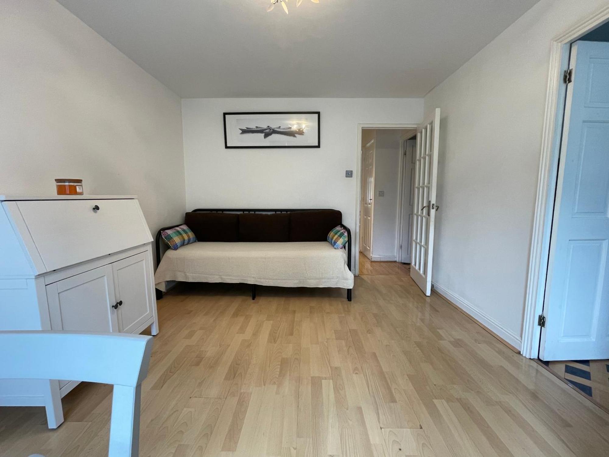 Surrey Docks Se16 Near Canada Water N Easy Access Canary Wharf Londra